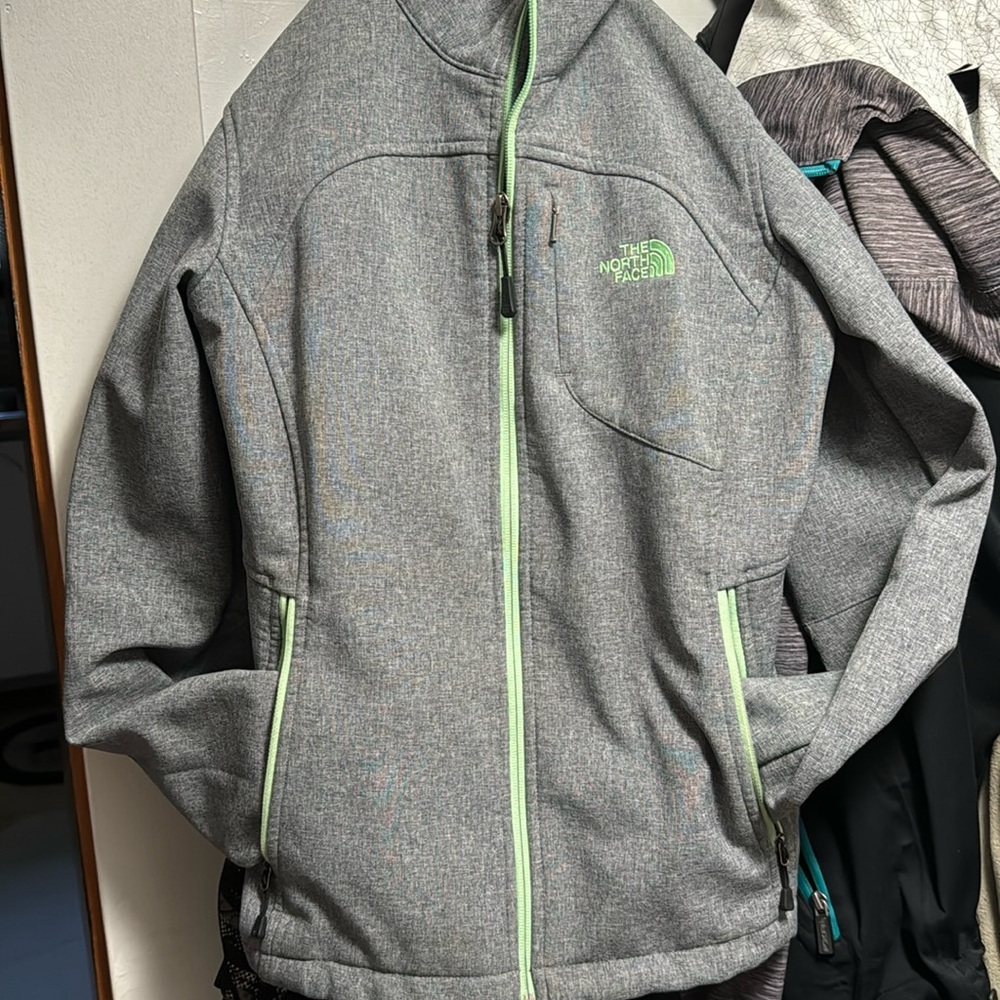 Northface Women’s medium soft shell jacket